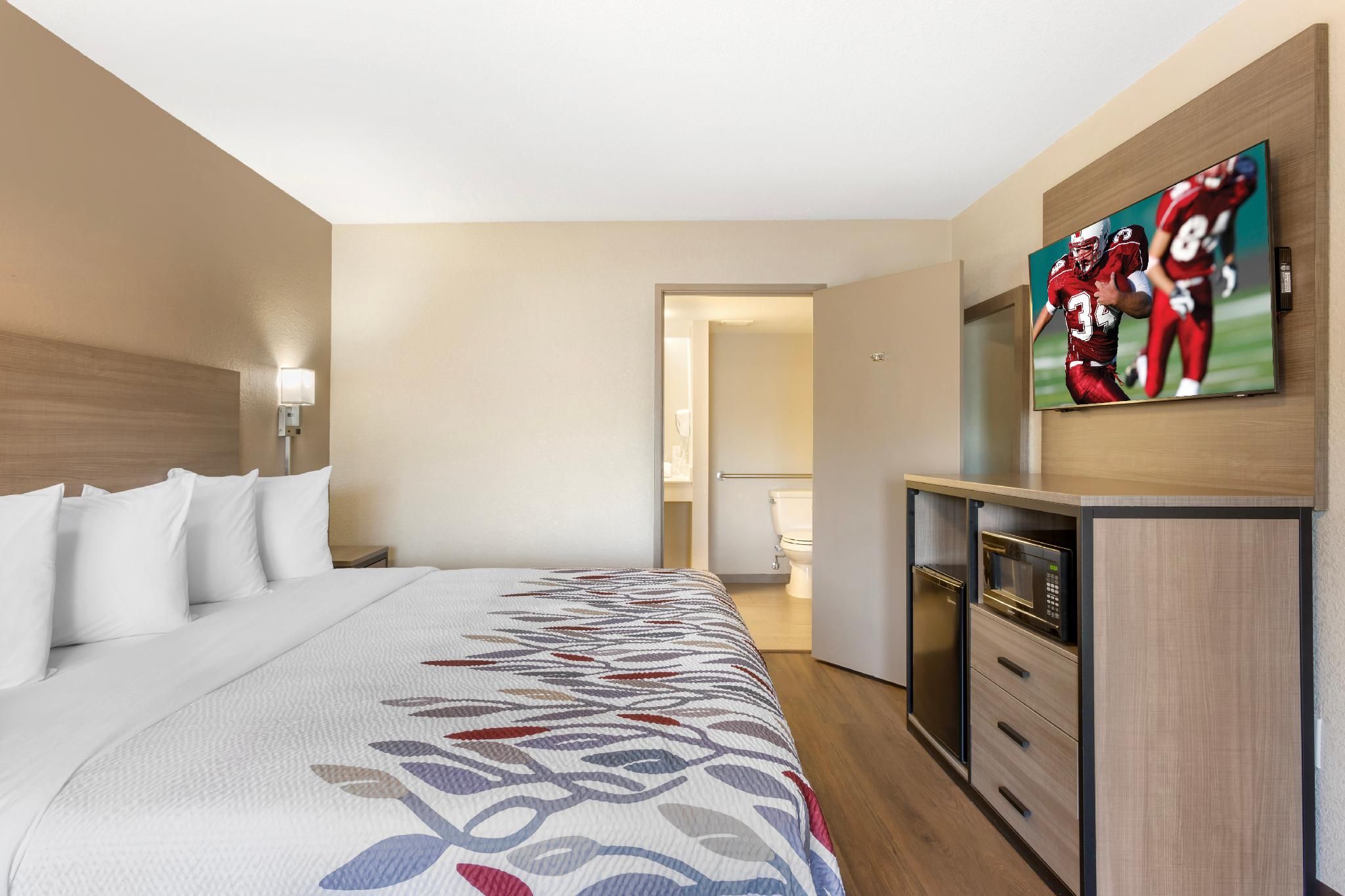 ADA Accessible Superior King Smoke Free