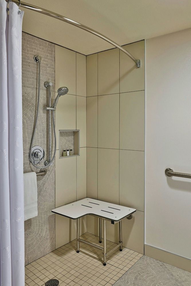 Sheraton Tucson Hotel and Suites Room, 1 King Bed 5