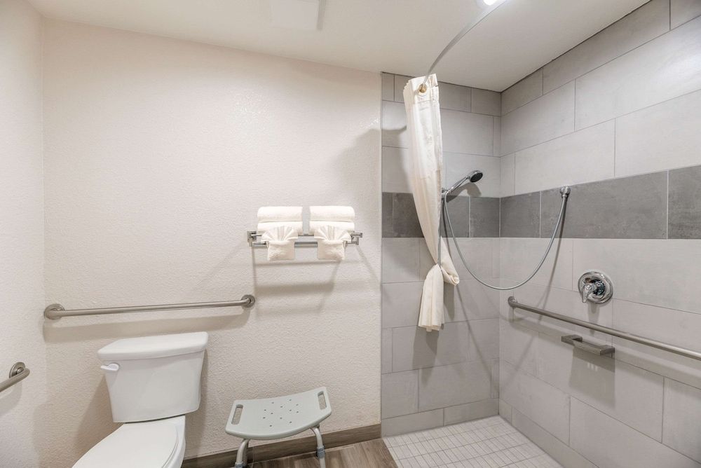 Quality Inn Williams Near Grand Canyon Standard Room, 2 Queen Beds, Non Smoking 6