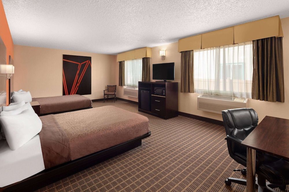 undefined Howard Johnson by Wyndham Williams 2