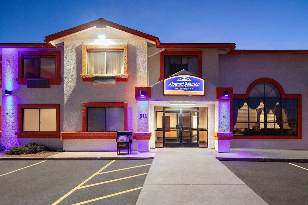 undefined Howard Johnson by Wyndham Williams 4