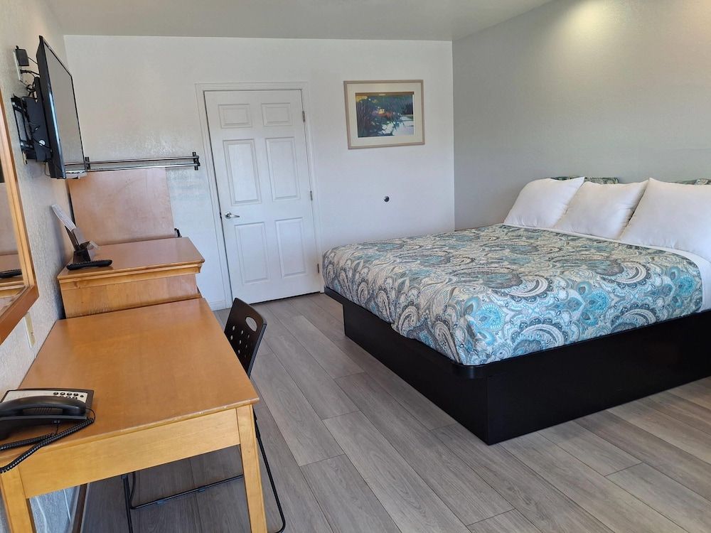 Standard Room, 1 King Bed, Non Smoking