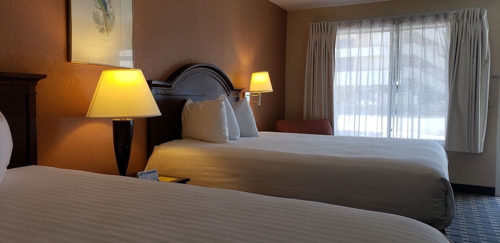 Anaheim Carriage Inn Standard Room, 2 Queen Beds 3