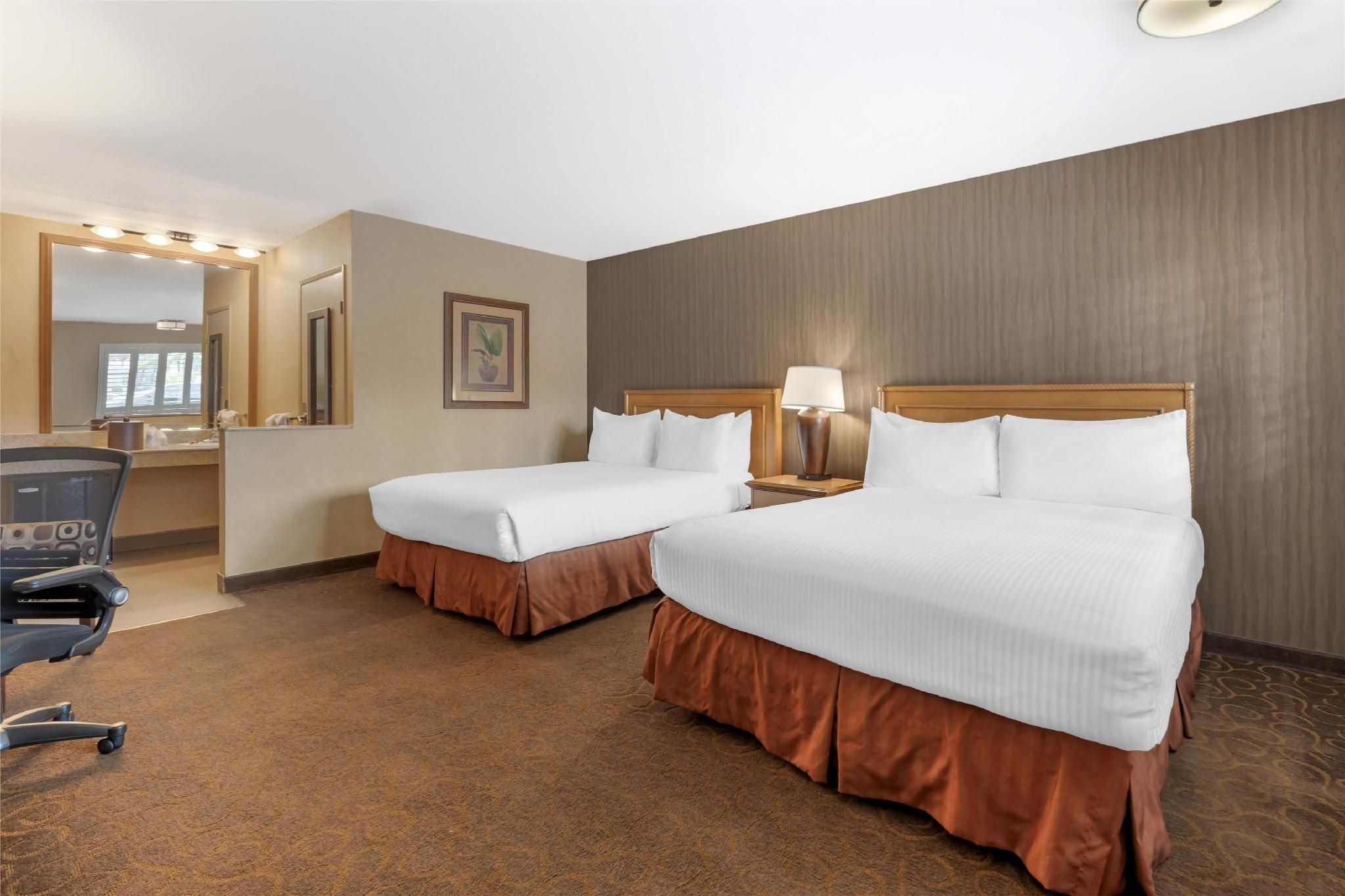 Accessibility - 2 Queen, Bathtub, Nonsmoking