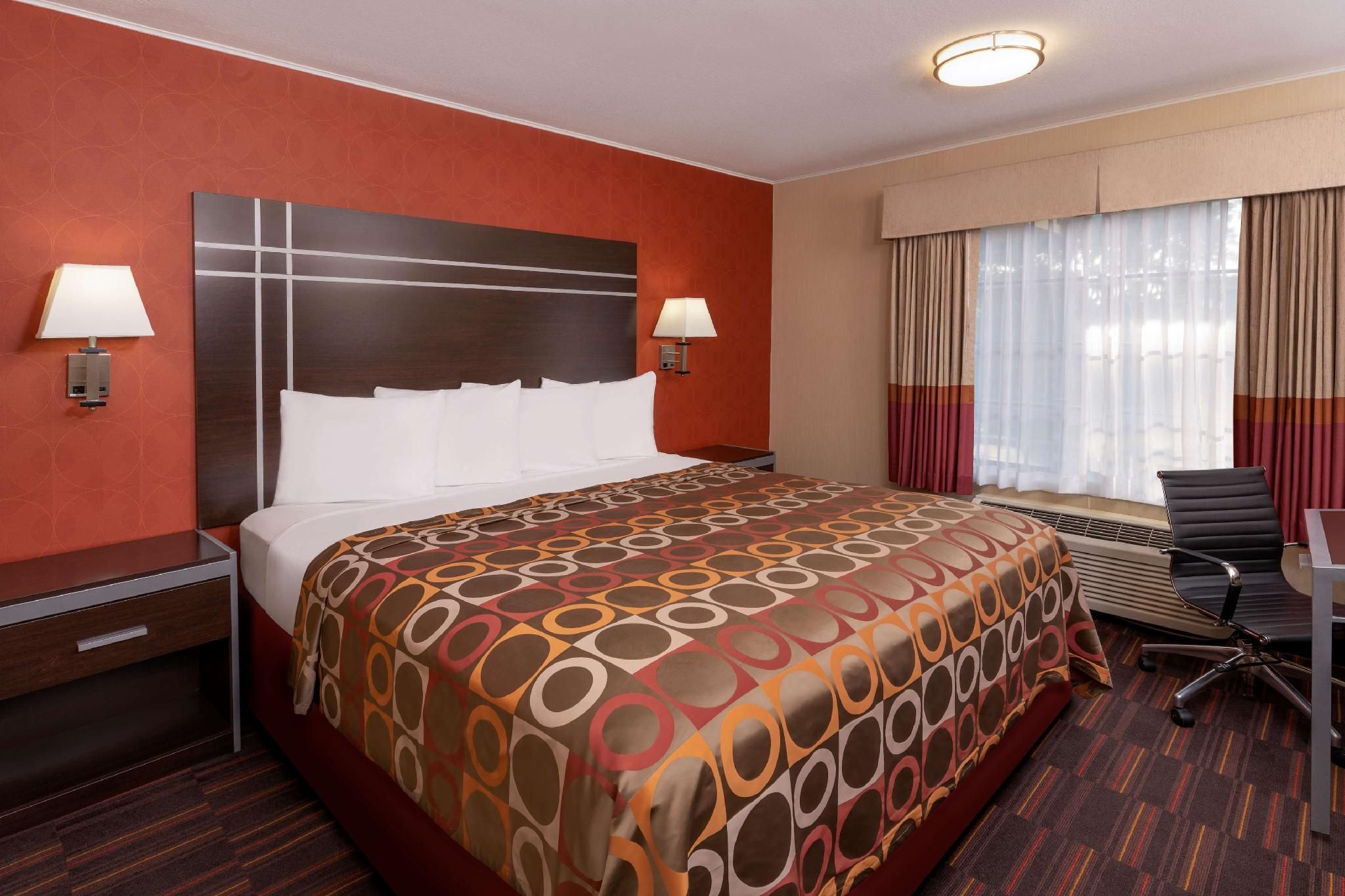undefined Best Western Plus Raffles Inn & Suites 6