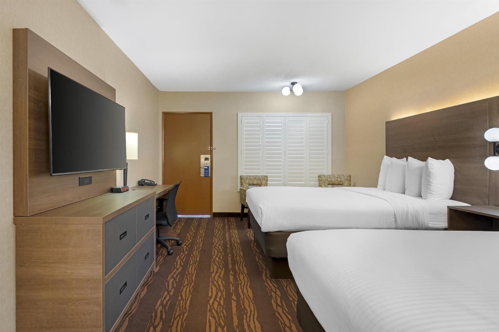 2 Double Beds, Nonsmoking, Upper Floor