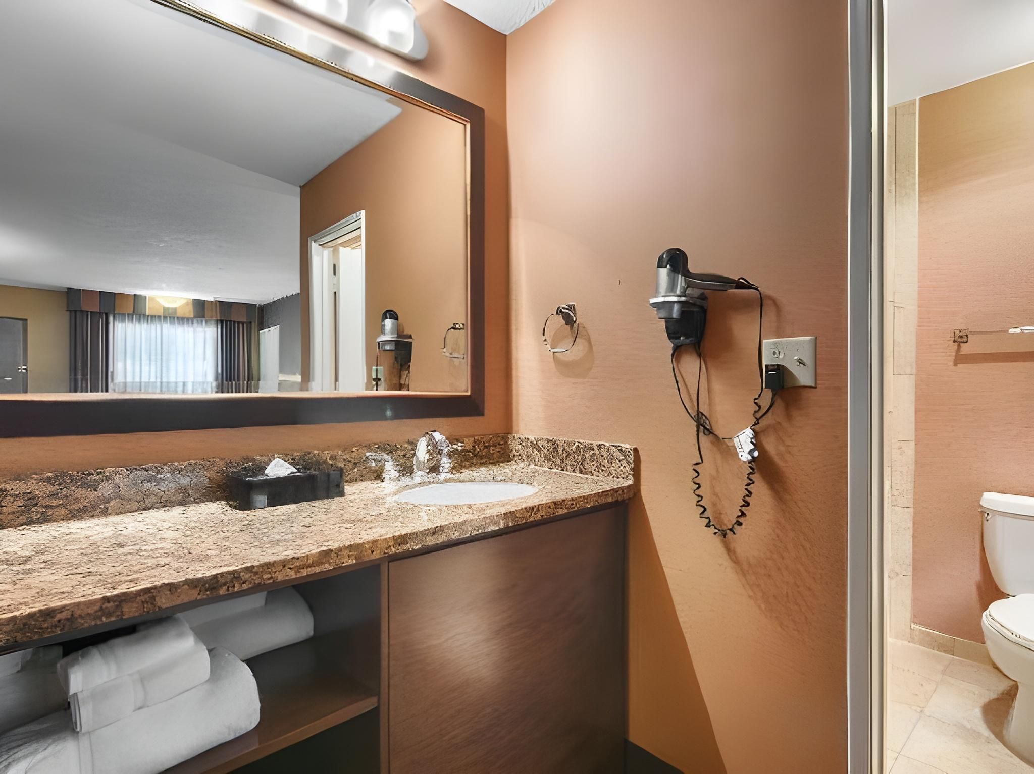 undefined Best Western Plus Stovall's Inn 9