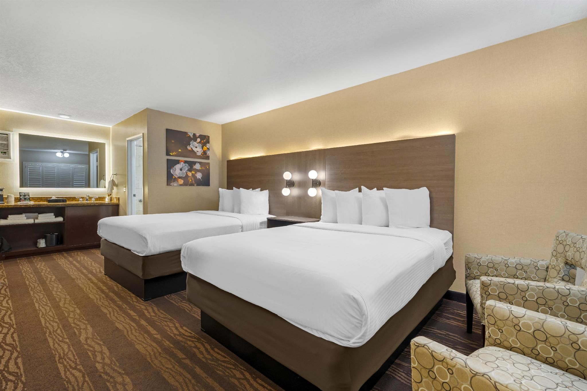 2 Queen Beds, Nonsmoking, Upper Floor