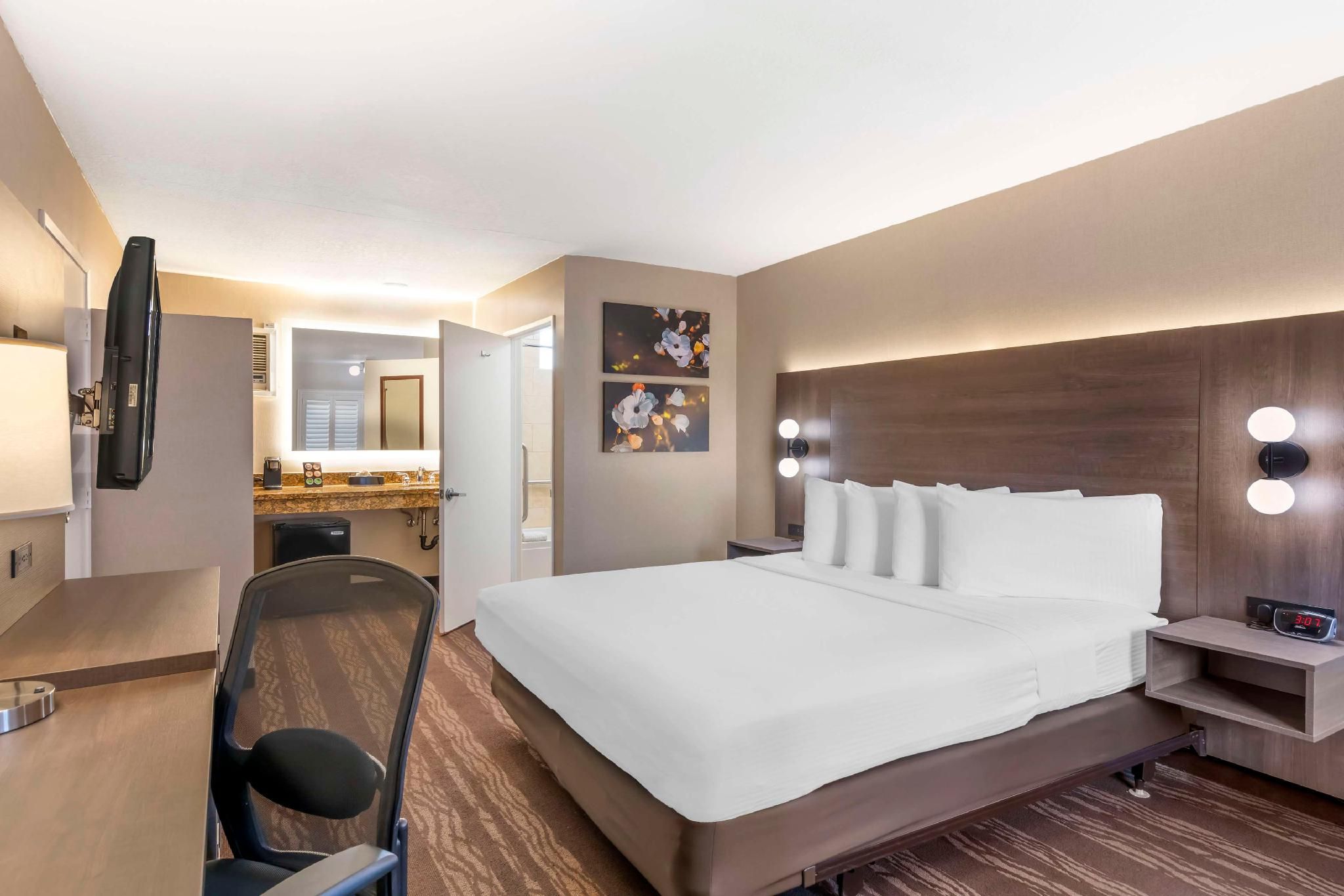 undefined Best Western Plus Stovall's Inn 7