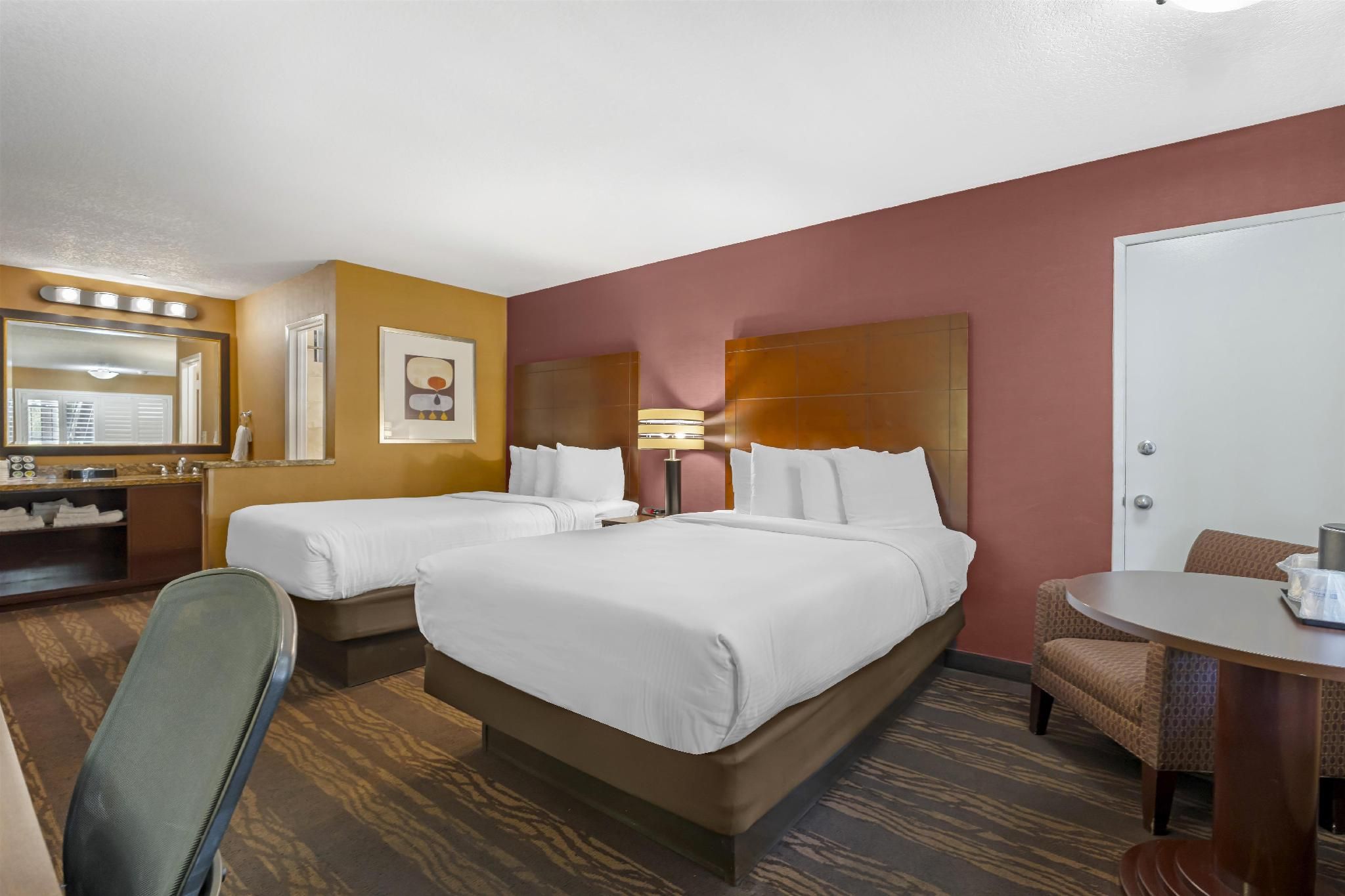 2 double beds, nonsmoking