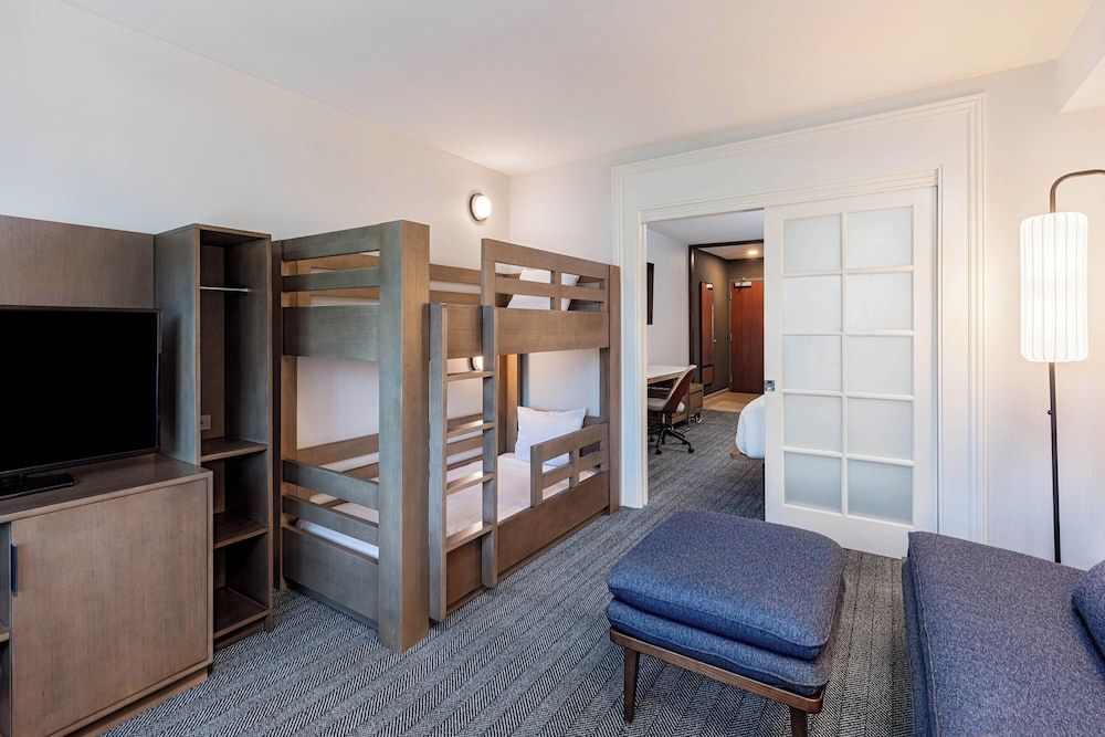 undefined Courtyard Anaheim Resort/Convention Center 9