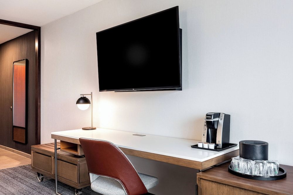 undefined Courtyard Anaheim Resort/Convention Center 7