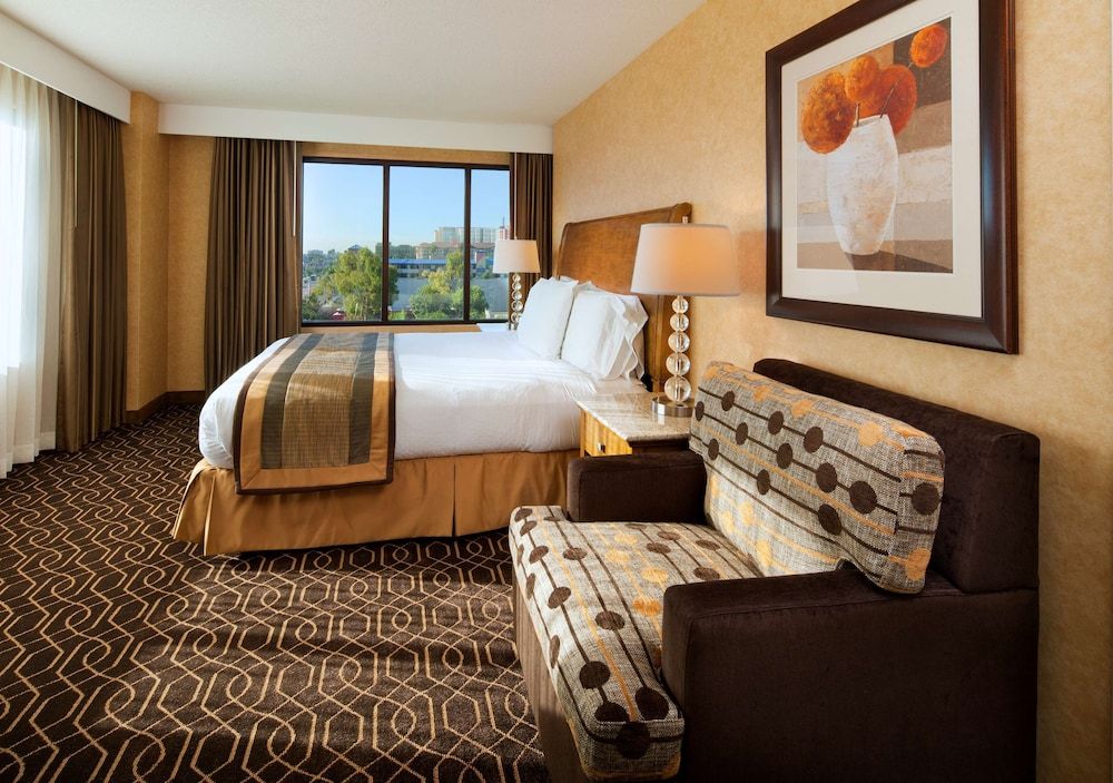 undefined DoubleTree Suites by Hilton Anaheim Rsrt - Conv Cntr 2