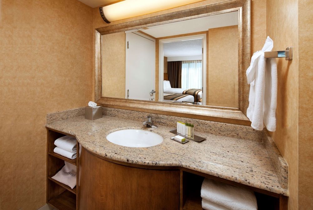 undefined DoubleTree Suites by Hilton Anaheim Rsrt - Conv Cntr 9
