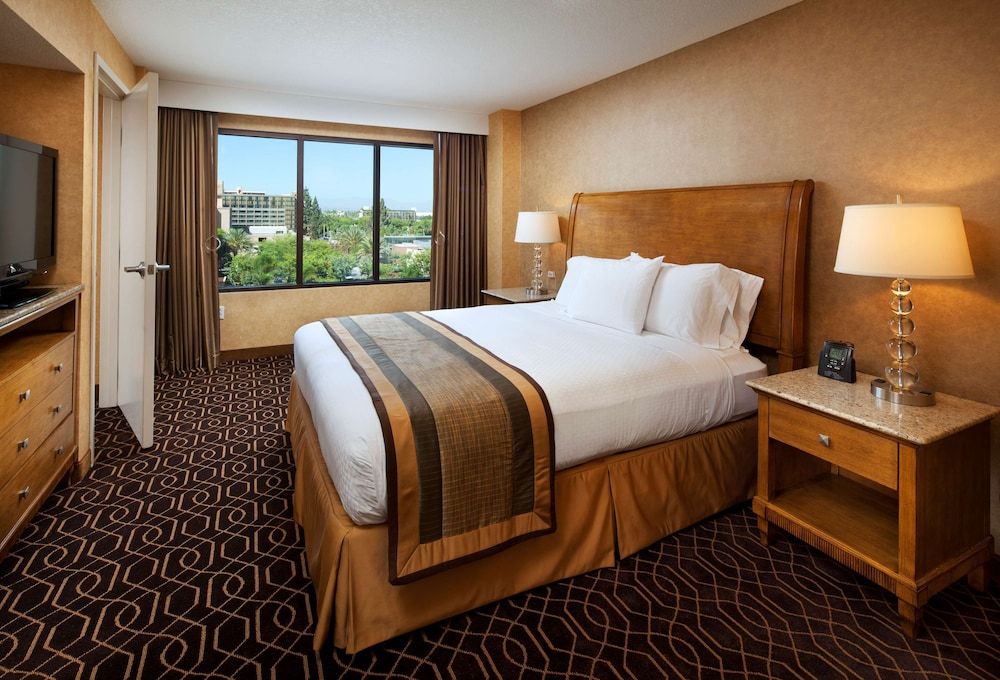 undefined DoubleTree Suites by Hilton Anaheim Rsrt - Conv Cntr 5