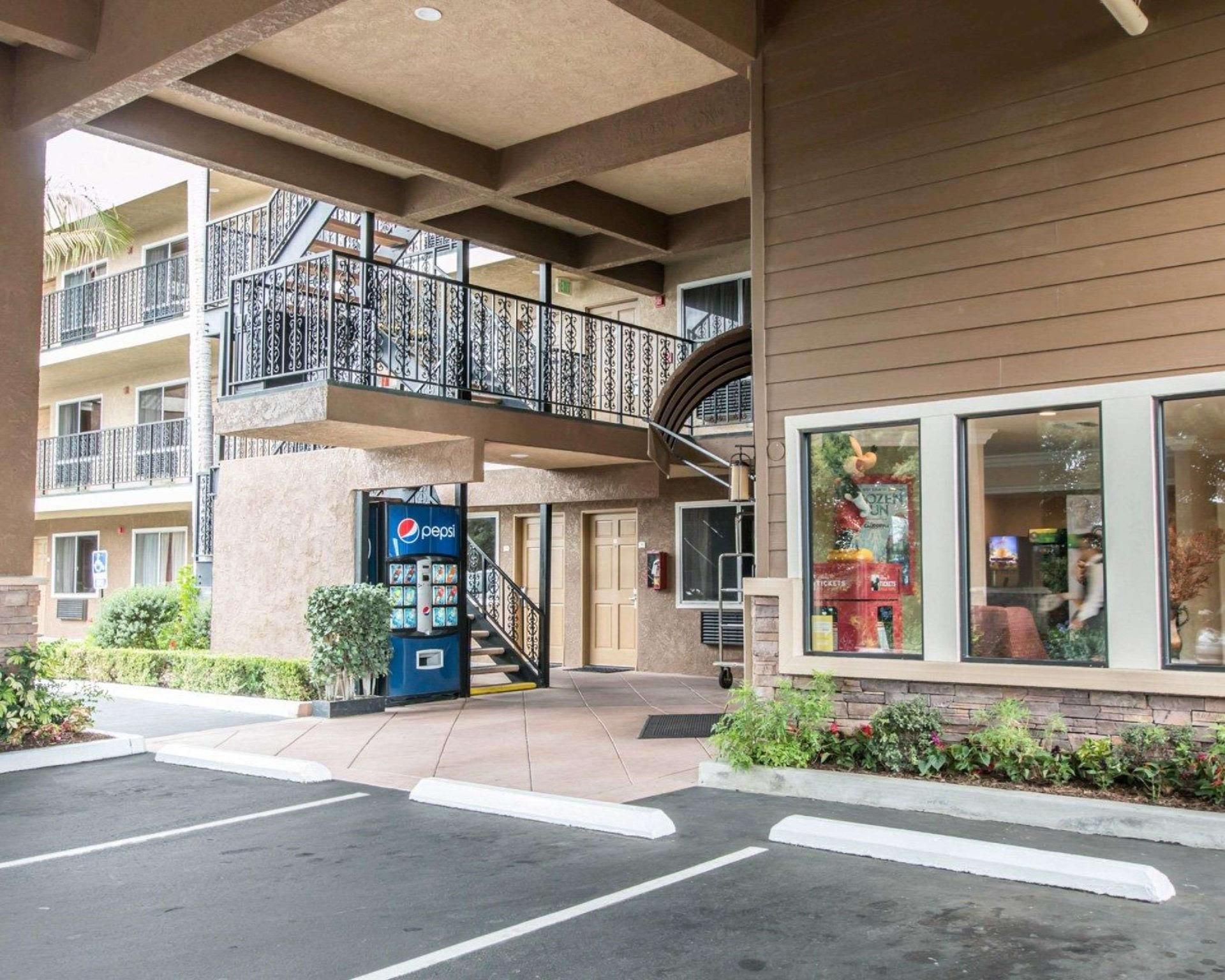 undefined Quality Inn & Suites Anaheim Maingate 5