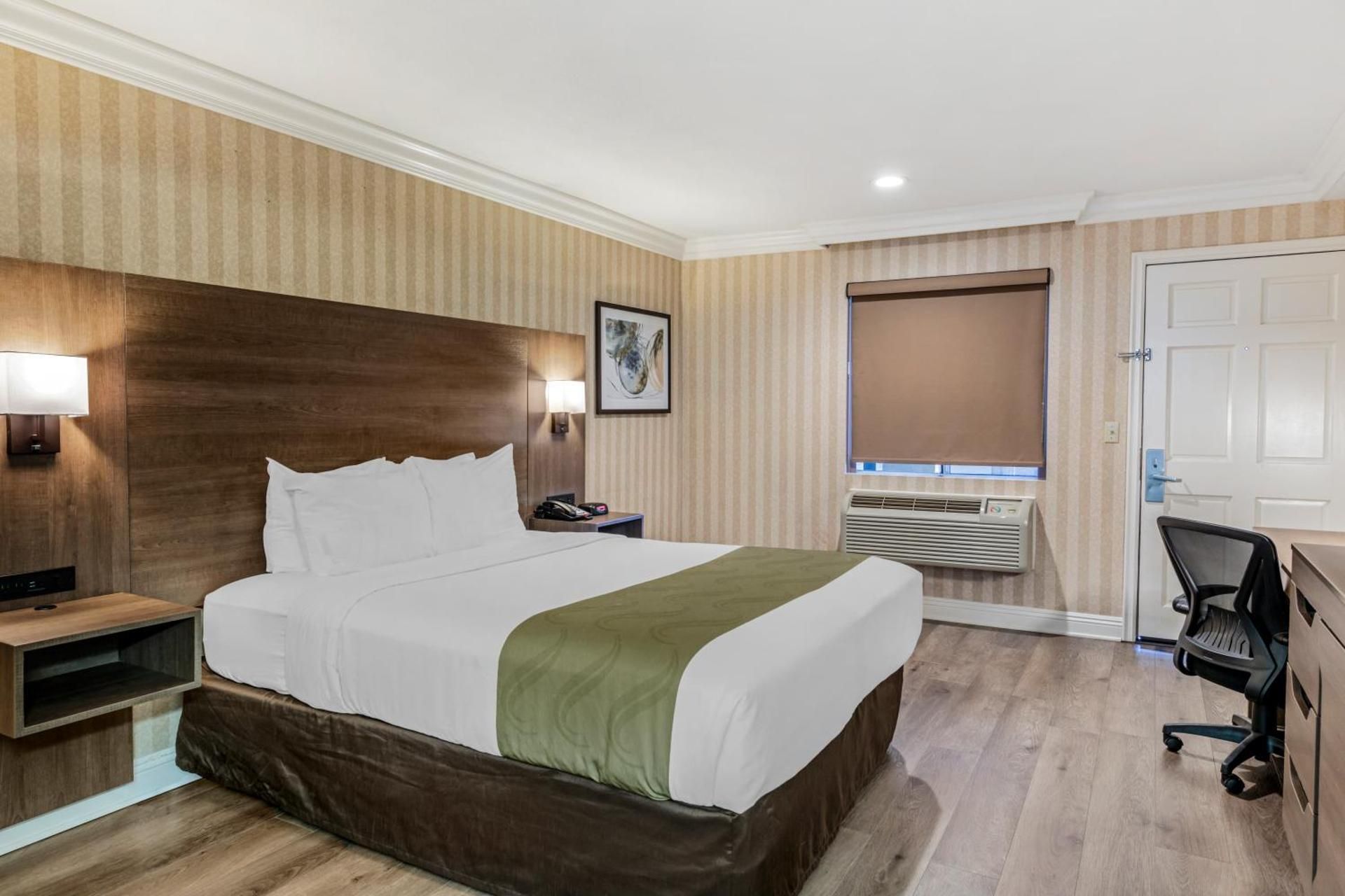 1 Queen Bed, Nonsmoking