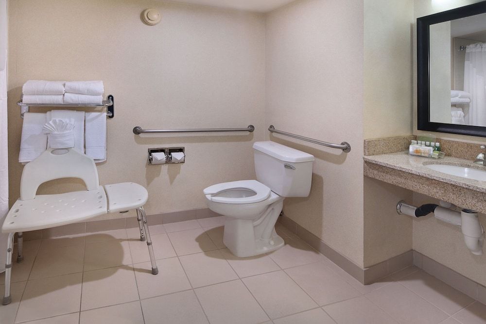 undefined Holiday Inn Hotel & Suites Anaheim by IHG 6