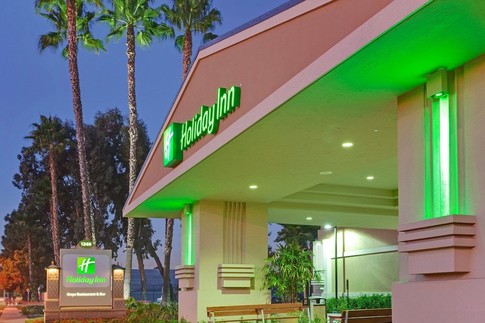 undefined Holiday Inn Hotel & Suites Anaheim by IHG 2