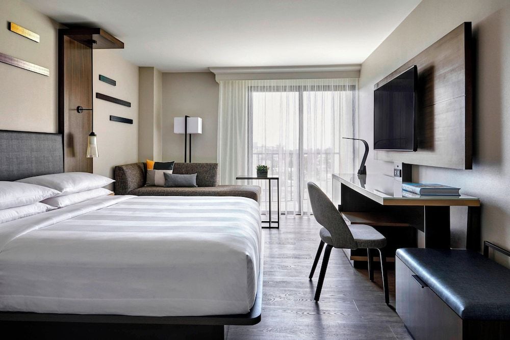 Standard Room, 1 King Bed, Non Smoking