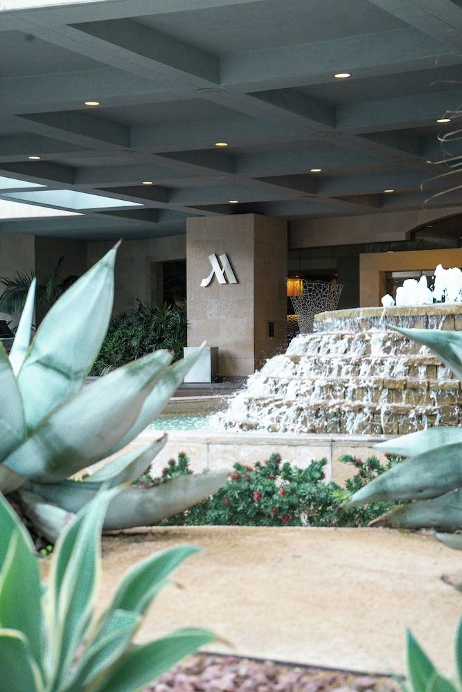 undefined Anaheim Marriott Hotel 10