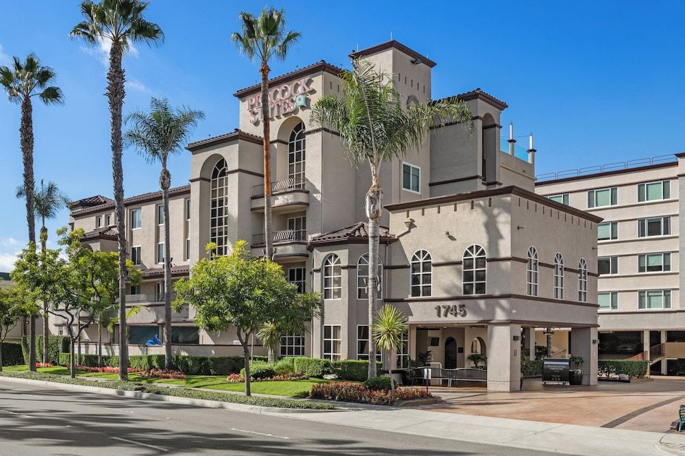 undefined Peacock Suites 3