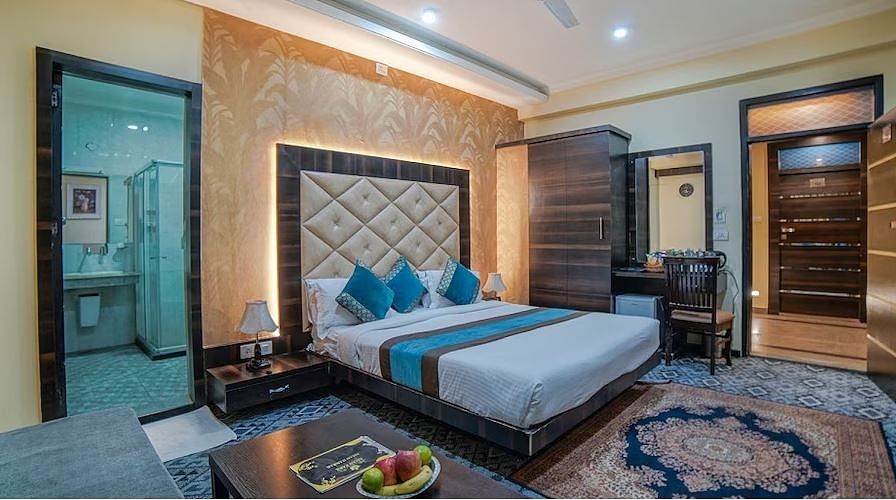 Asian Park Hotel Deluxe Room 5