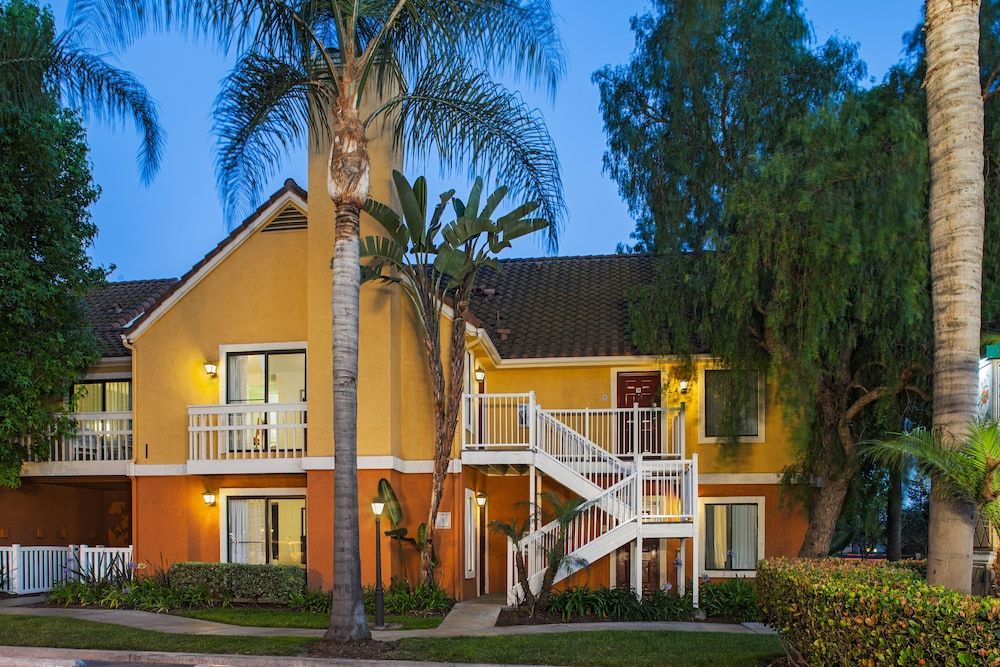 undefined Clementine Hotel & Suites Anaheim 4