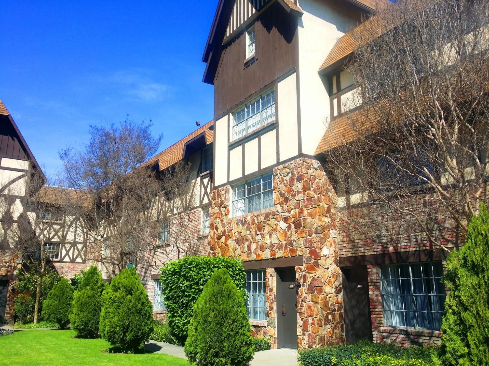 undefined Anaheim Majestic Garden Hotel