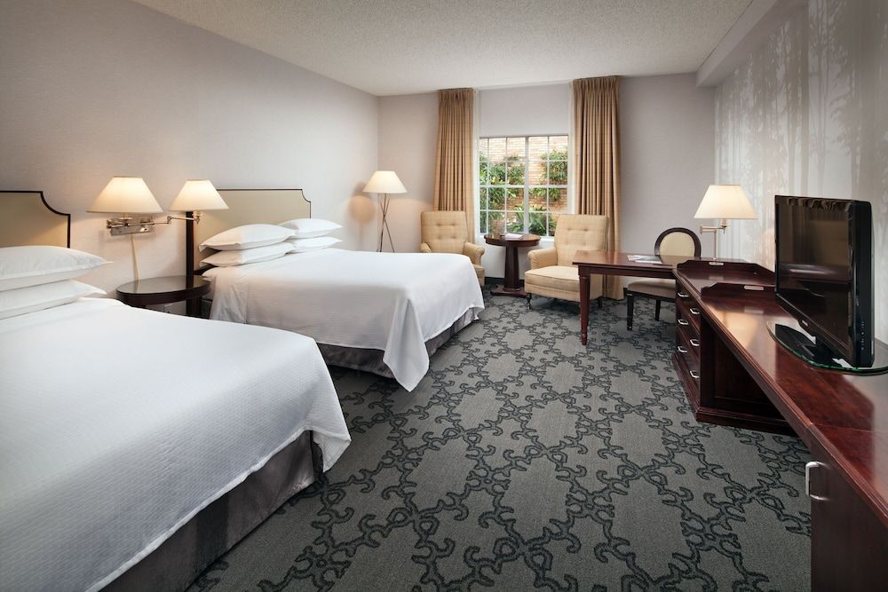 Deluxe Room, 2 Queen Beds, Interior View