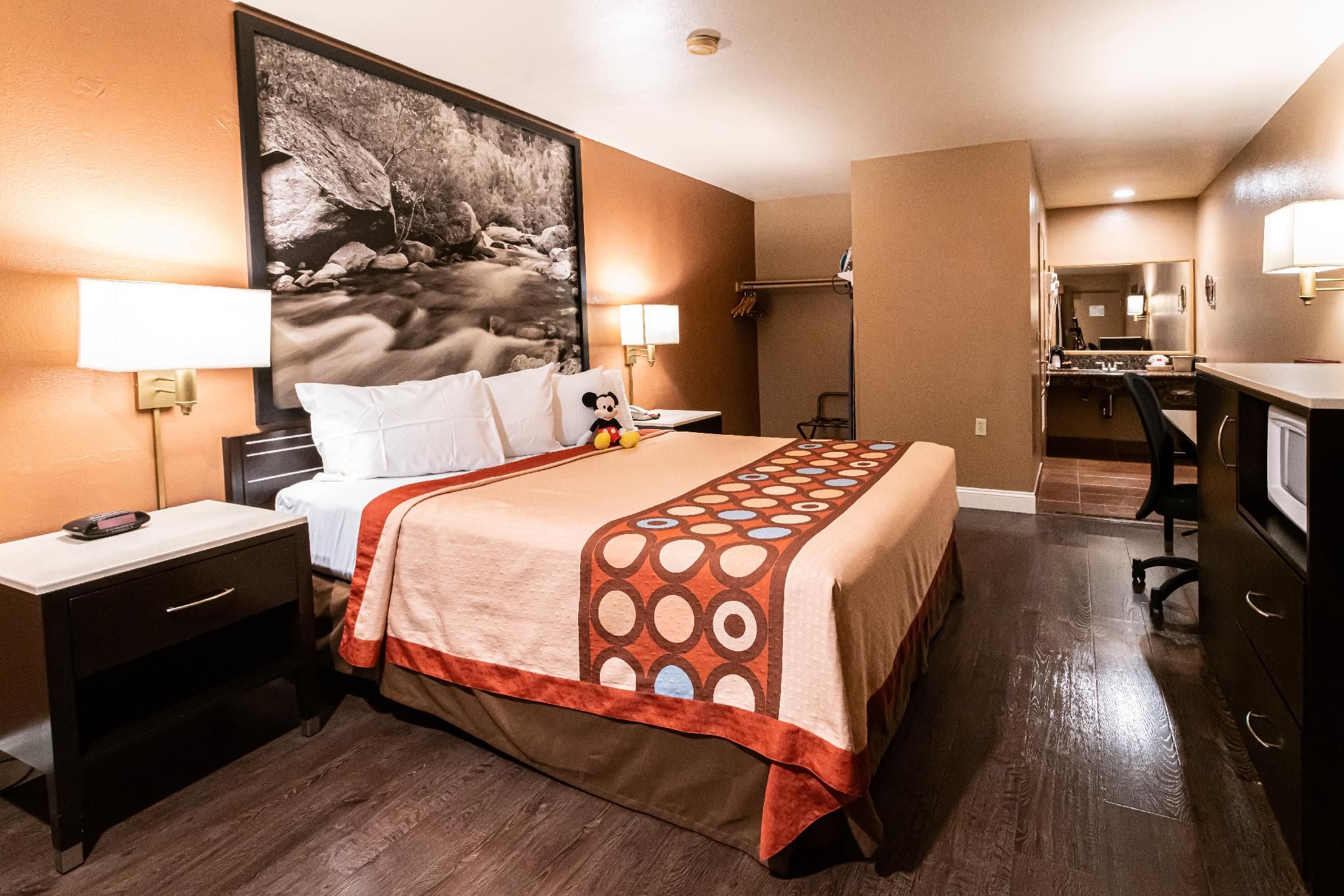 1 King Bed, Mobility/Hearing Accessible Room, Non-Smoking