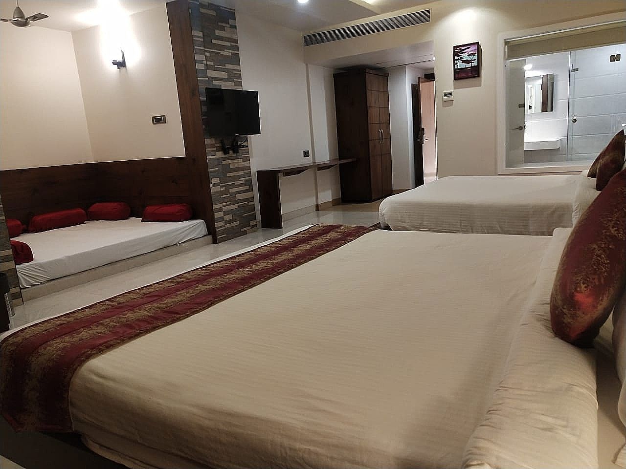 undefined Hotel Kanha Palm Springs 10