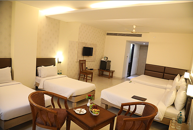 undefined Hotel Kanha Palm Springs 5