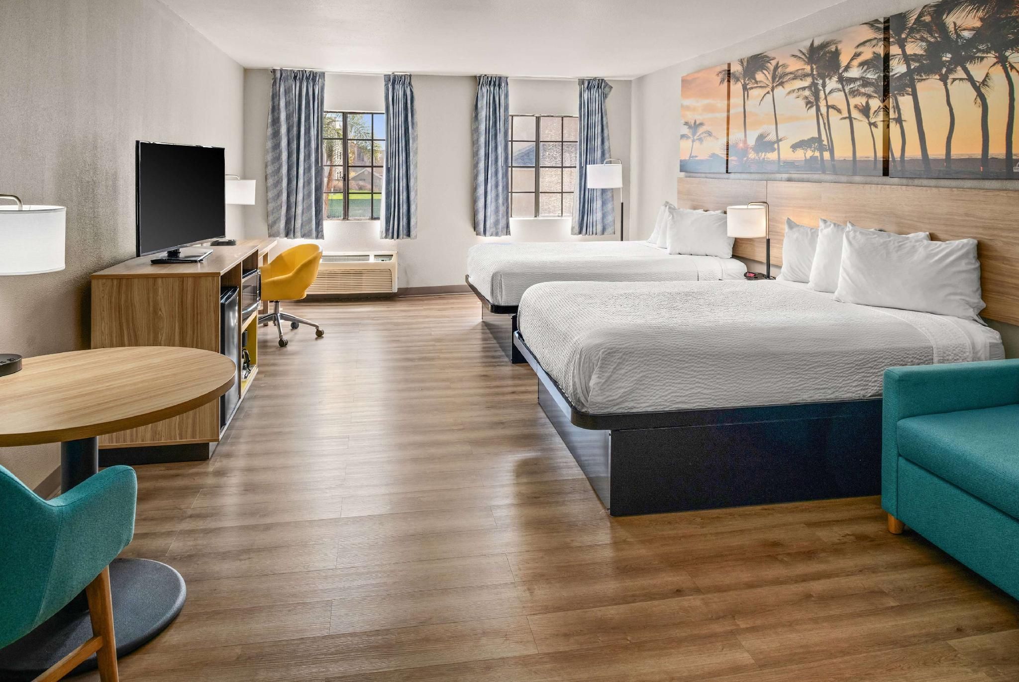 2 Queen Beds Studio Suite Non-Smoking