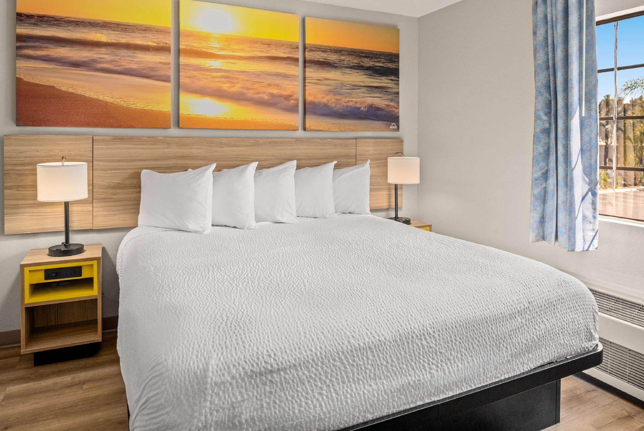 1 Queen Bed Non-Smoking