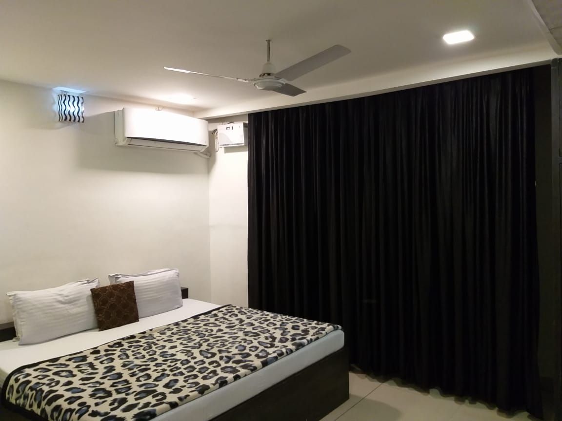 Hotel Shree Deluxe AC Room