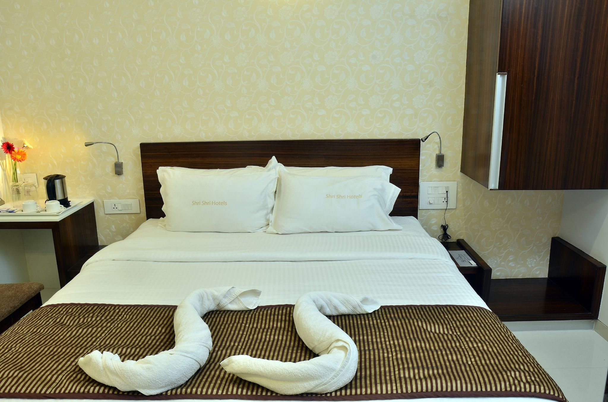 Sri Sri Executive Lodging & Hotel, Kolhapur Executive Non AC 6