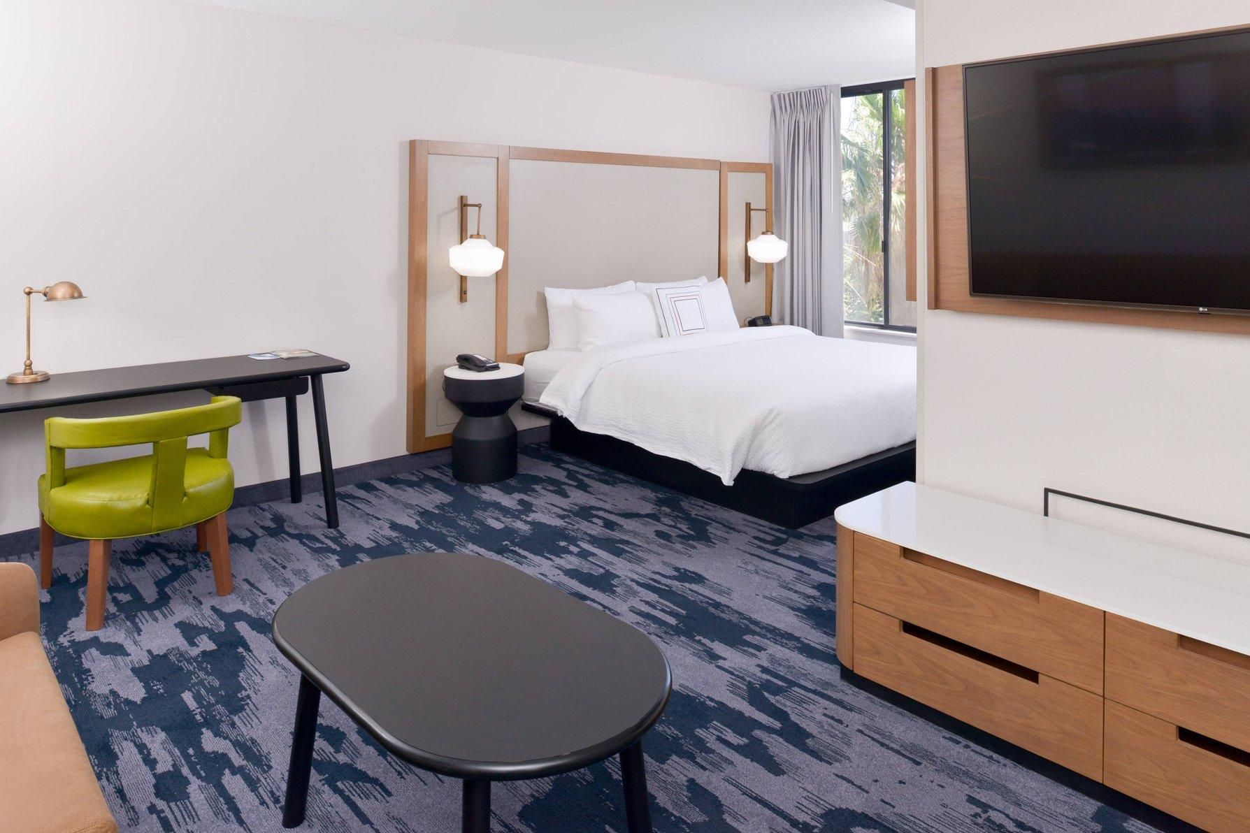 Suite, 1 King, Sofa bed
