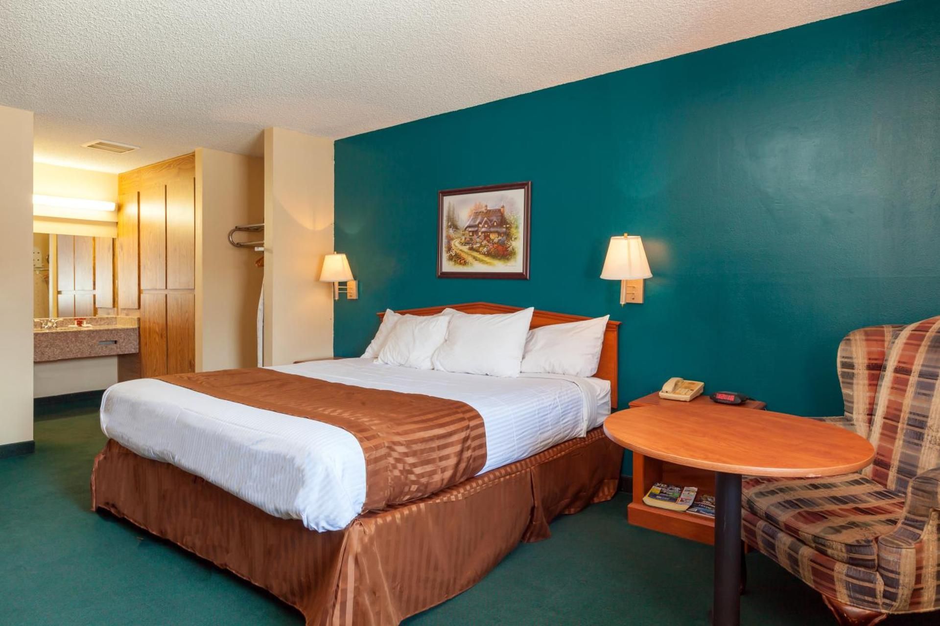 1 King Bed Deluxe Non Smoking