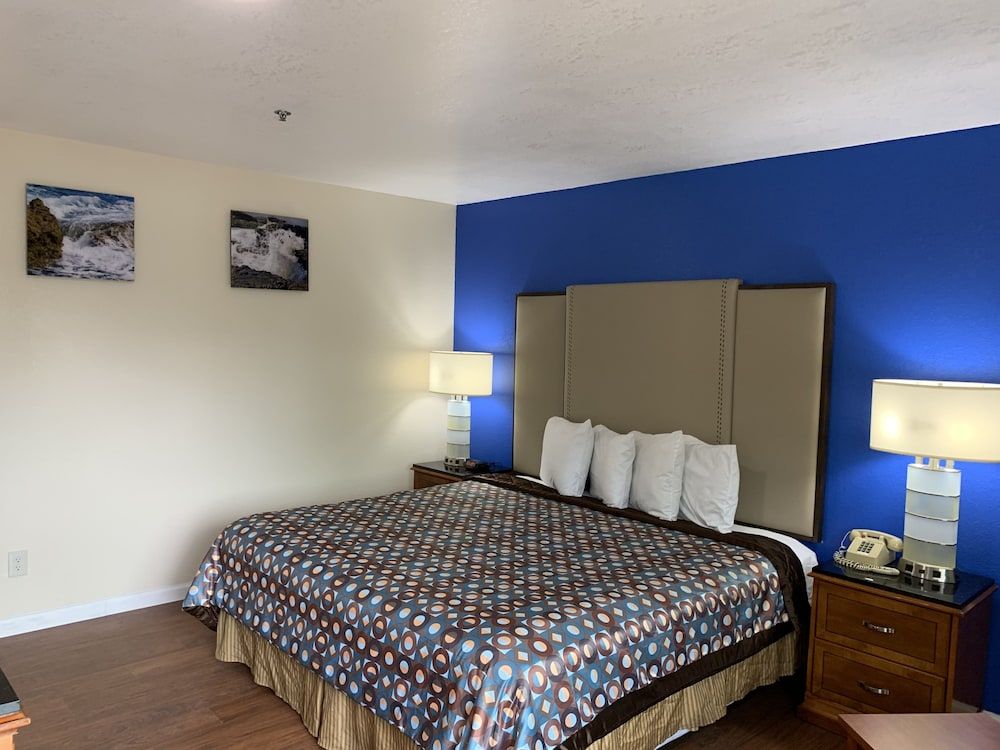 Standard Room, 1 King Bed, Non Smoking