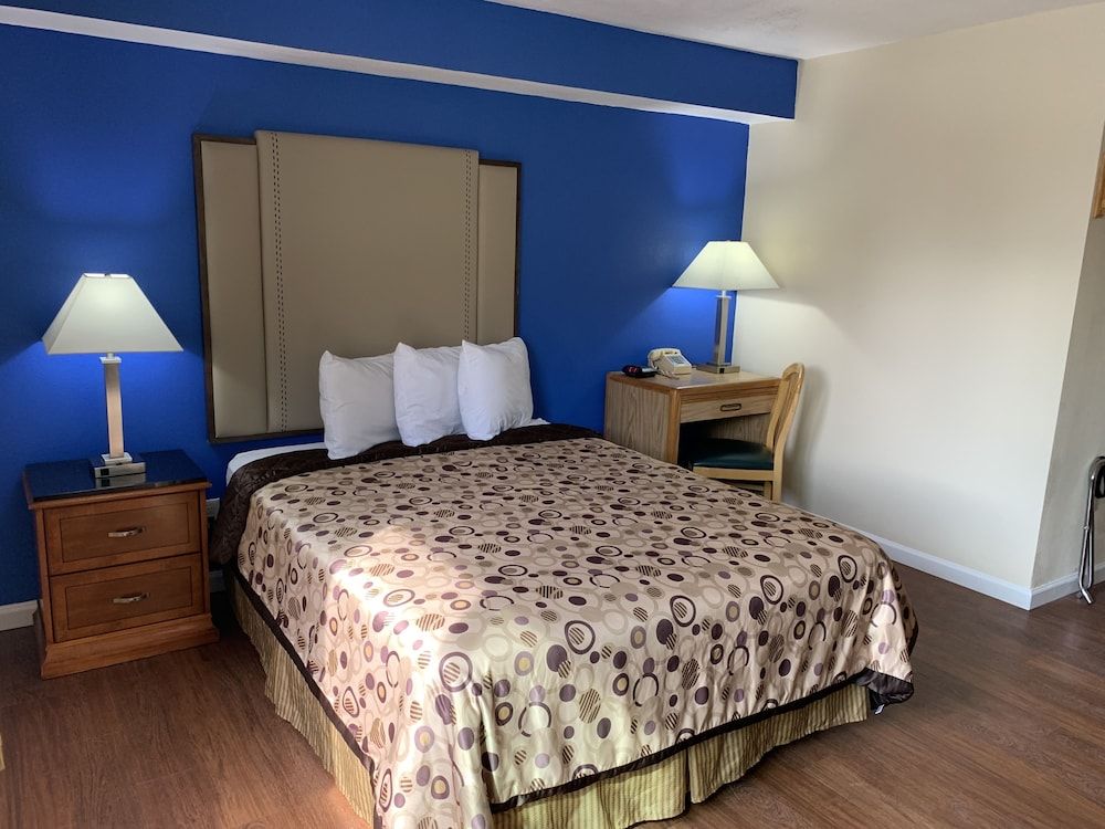 Standard Room, 1 Queen Bed, Accessible, Non Smoking