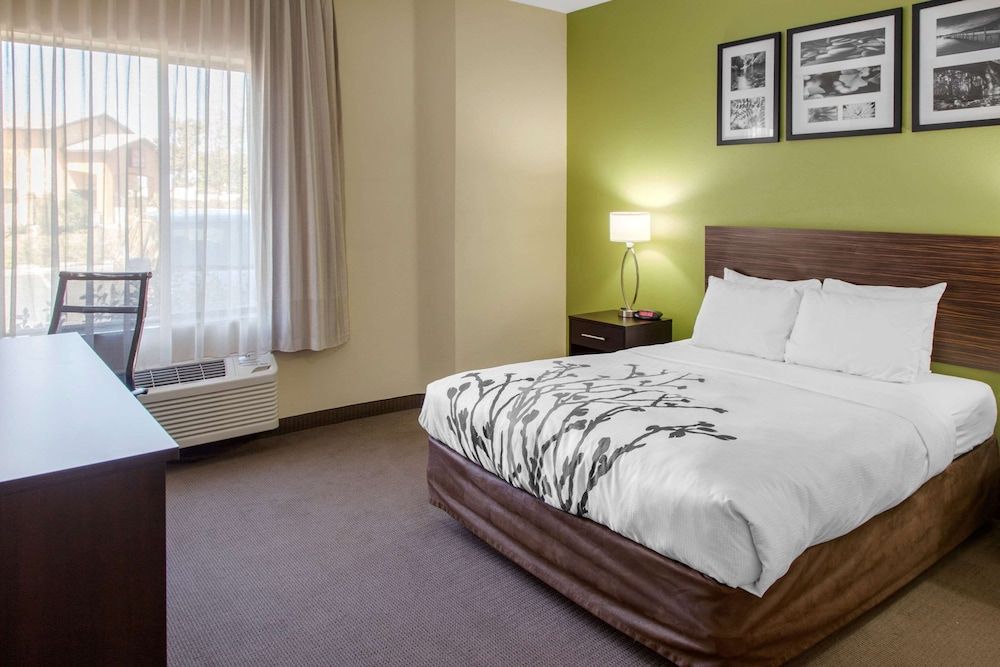 Standard Room, 1 Queen Bed, Non Smoking