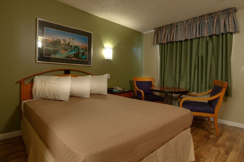 Standard Room, 1 Queen Bed, Smoking
