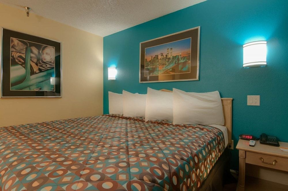 Standard Room, 1 King Bed