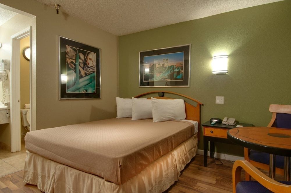 Deluxe Room, 1 Queen Bed
