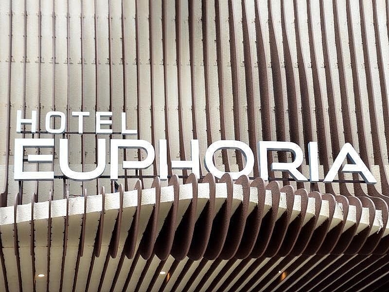 undefined Euphoria Hotel 9
