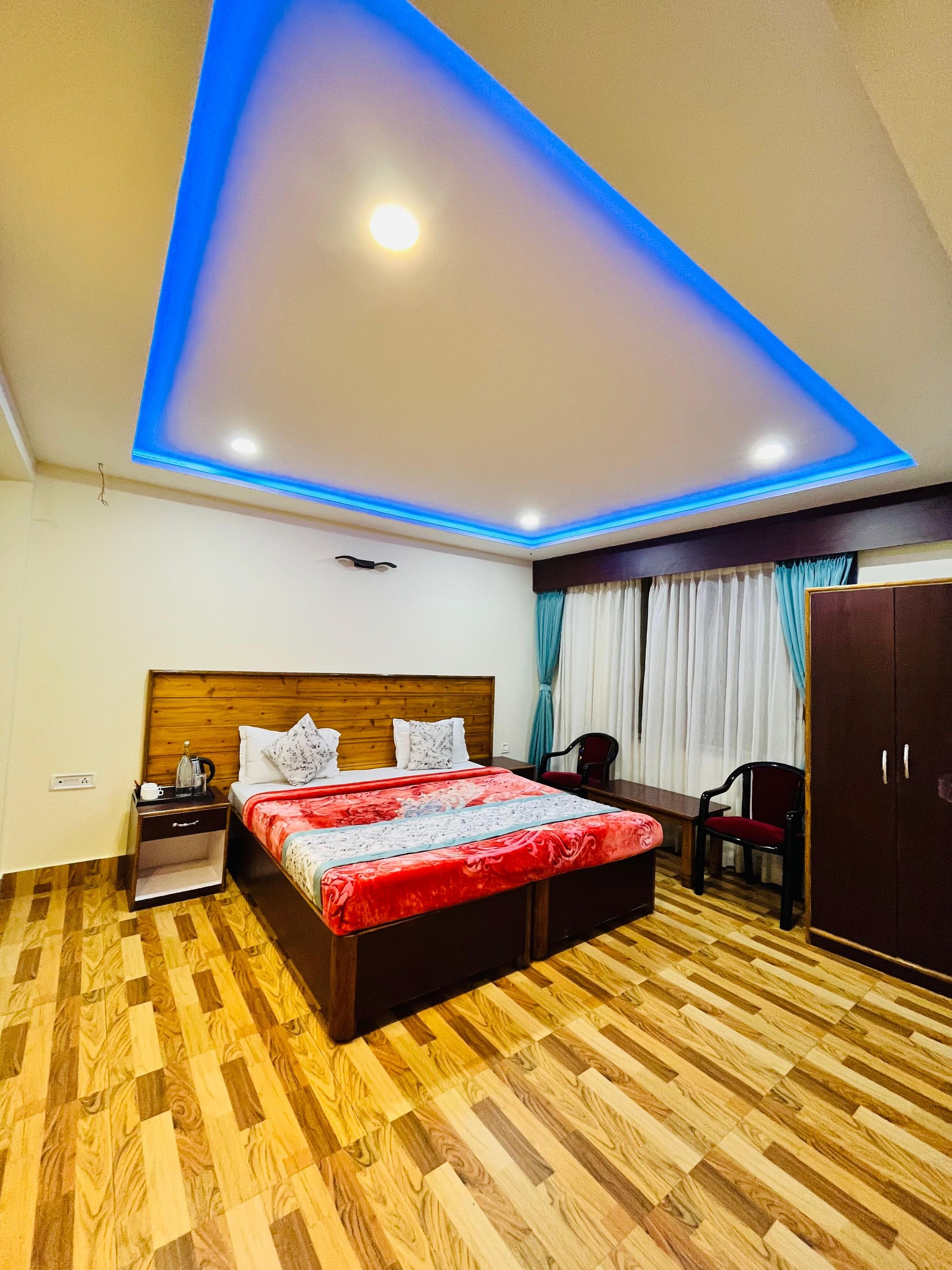 Golden Dolma & Spa Super Deluxe Room 3