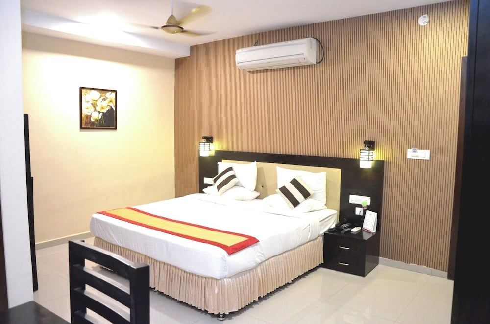 Hotel Silver Oak Deluxe Room 5