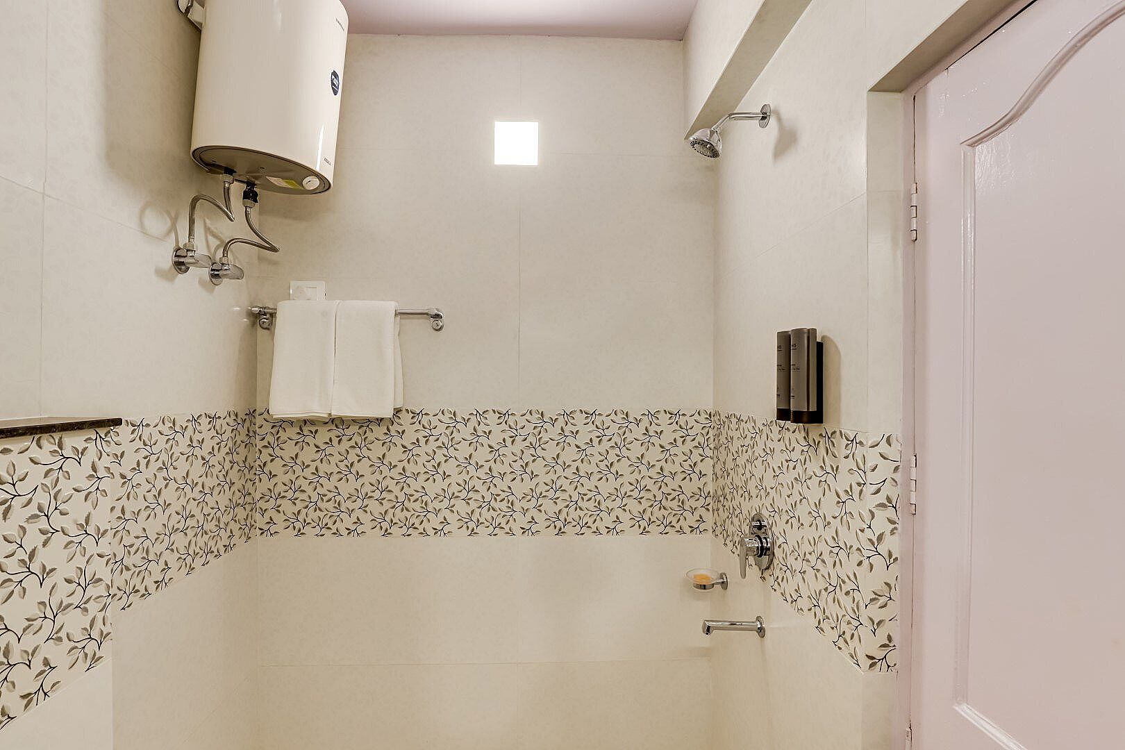 Le Royale Hotel, Shimla Deluxe Room 15