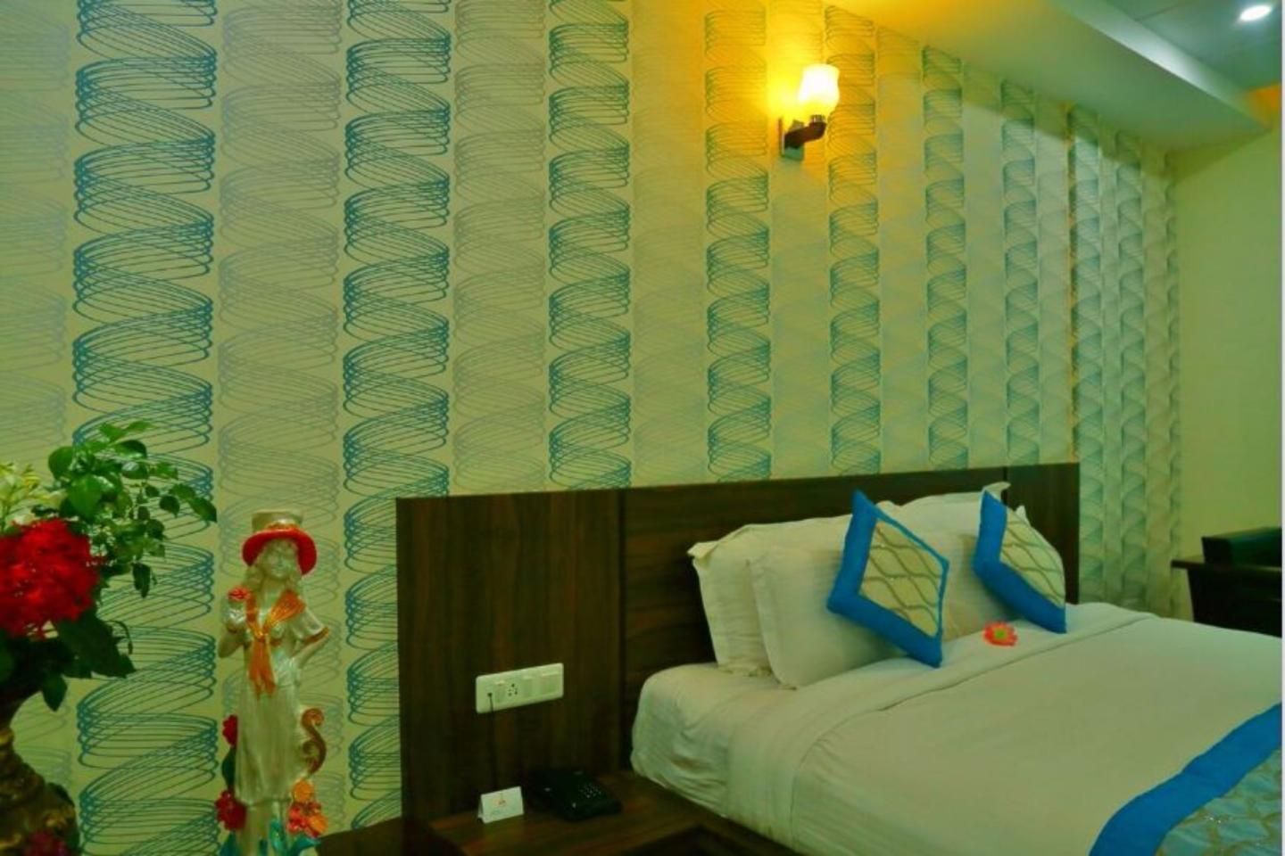 Luxury Double Room, 1 Queen Bed, Accessible, Non Smoking